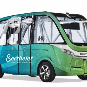 La navette autonome Navya lancée sur le site de Total à Dunkerque