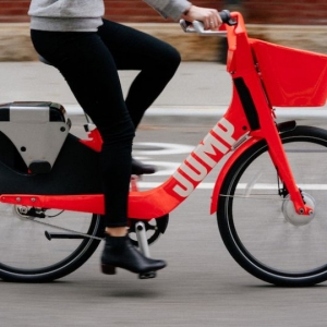 Uber rachète Jump Bikes, spécialisé dans le partage de vélos électriques