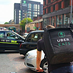 Uber Eats se lance à Nîmes aujourd'hui avec 20 restaurants partenaires
