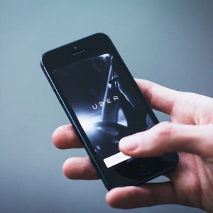 Uber teste de nouvelles fonctionnalités pour optimiser la prise en charge de ses clients
