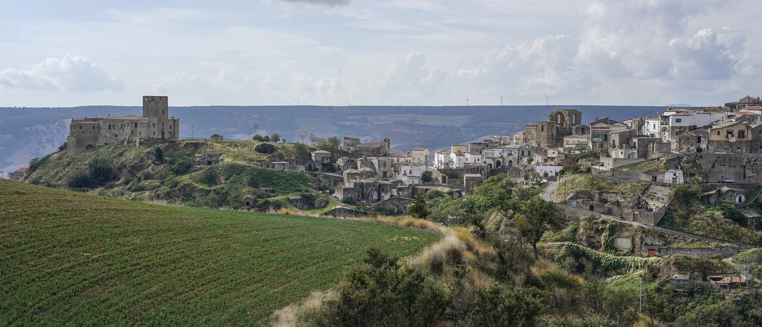 Avec Wonder Grottole, Airbnb propose d'échapper à la routine dans un village italien
