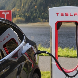 Le fondateur de Tesla dévoile son offre de robot-taxi autonome