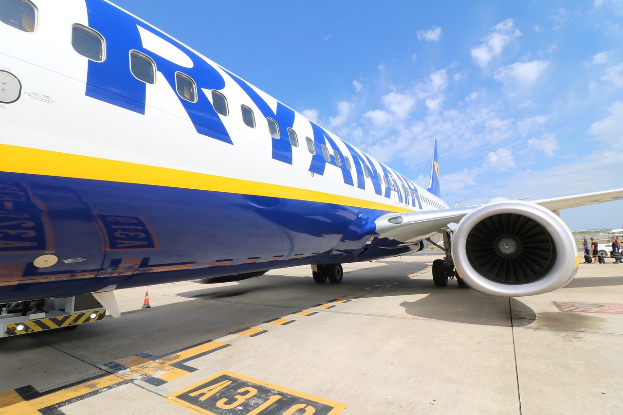 Ryanair renoue avec la rentabilité et vise de nouveaux sommets dans le ciel aérien