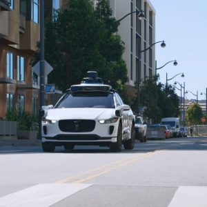 Cruise et Waymo Étendent les Courses en Voiture Autonome Payantes à San Francisco Sans Chauffeur de Secours