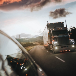 Uber Freight et Waabi Innovation S'associent pour les Camions Autonomes