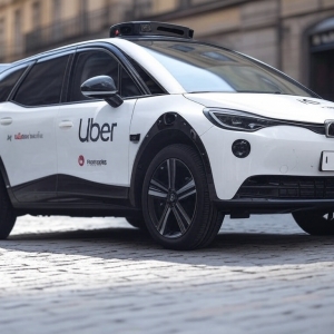 Uber et Momenta misent sur les robotaxis autonomes