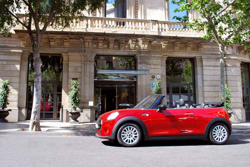 Barcelone en cabriolet : l'Hôtel Claris 5* GL lance le Pack Stay & Mini Cabrio