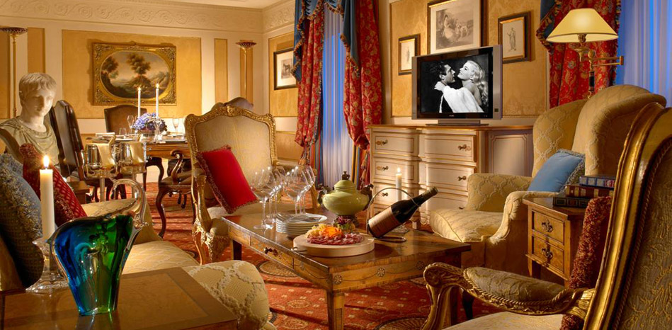 Ouverture de l'Hôtel Splendide Royal à Paris par Roberto Naldi Collection